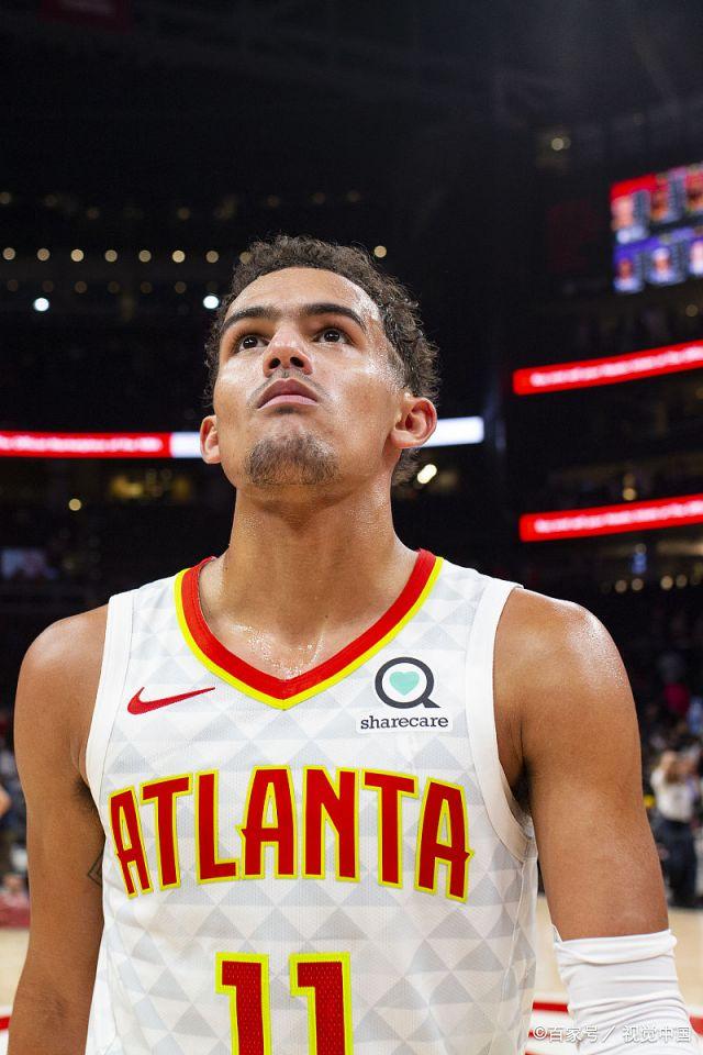 字母哥伤退，雄鹿完成18分大逆转，打赢东部第一活塞（字母哥受伤退赛，雄鹿上演18分翻盘好戏，力克东部榜首活塞）