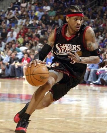 复古？多特球迷提议将球队队徽换回上世纪曾使用过的经典风格（多特蒙德球迷倡议队徽回归上世纪经典设计）