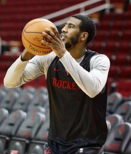 张镇麟：球队上下非常有活力 很开心和弗格并肩作战（张镇麟：球队活力十足，与弗格并肩作战让我很开心）