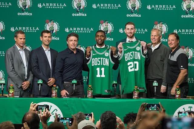 随队夺得美职联东部冠军，梅西收获迈阿密生涯第三座奖杯（梅西助迈阿密加冕东部冠军，收获迈阿密生涯第三冠）