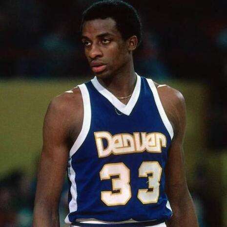 皇马近两个赛季欧冠联赛阶段已输5场，此前五个赛季小组赛共输5场（皇马近两季欧冠已负5场，前五季小组赛总计也只输5场）