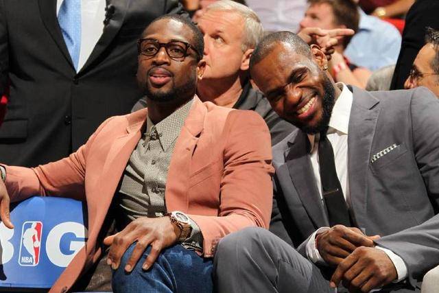 快船上次单月输13场是10年3月，那年他们最终只有29胜53负（快船上次单月吞13败已是2010年3月，那季最终仅29胜53负）