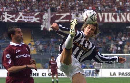 孔蒂：祝贺球员们，必须对他们说谢谢、谢谢、再谢谢（孔蒂盛赞球员：祝贺全队，连声致谢——谢谢、谢谢、再谢谢）