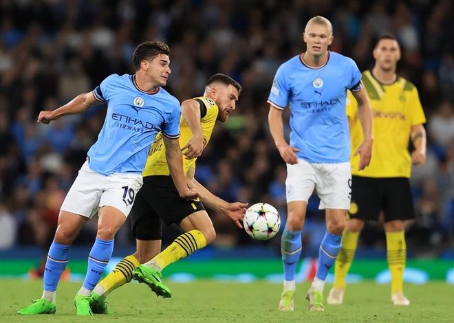 NBA常规赛：火箭vs湖人丨犹见当年之勇！詹姆斯持球力刚火箭两大中锋高难强攻取分（NBA常规赛：湖人vs火箭丨詹姆斯老当益壮，持球硬吃火箭双塔高难强攻砍分）