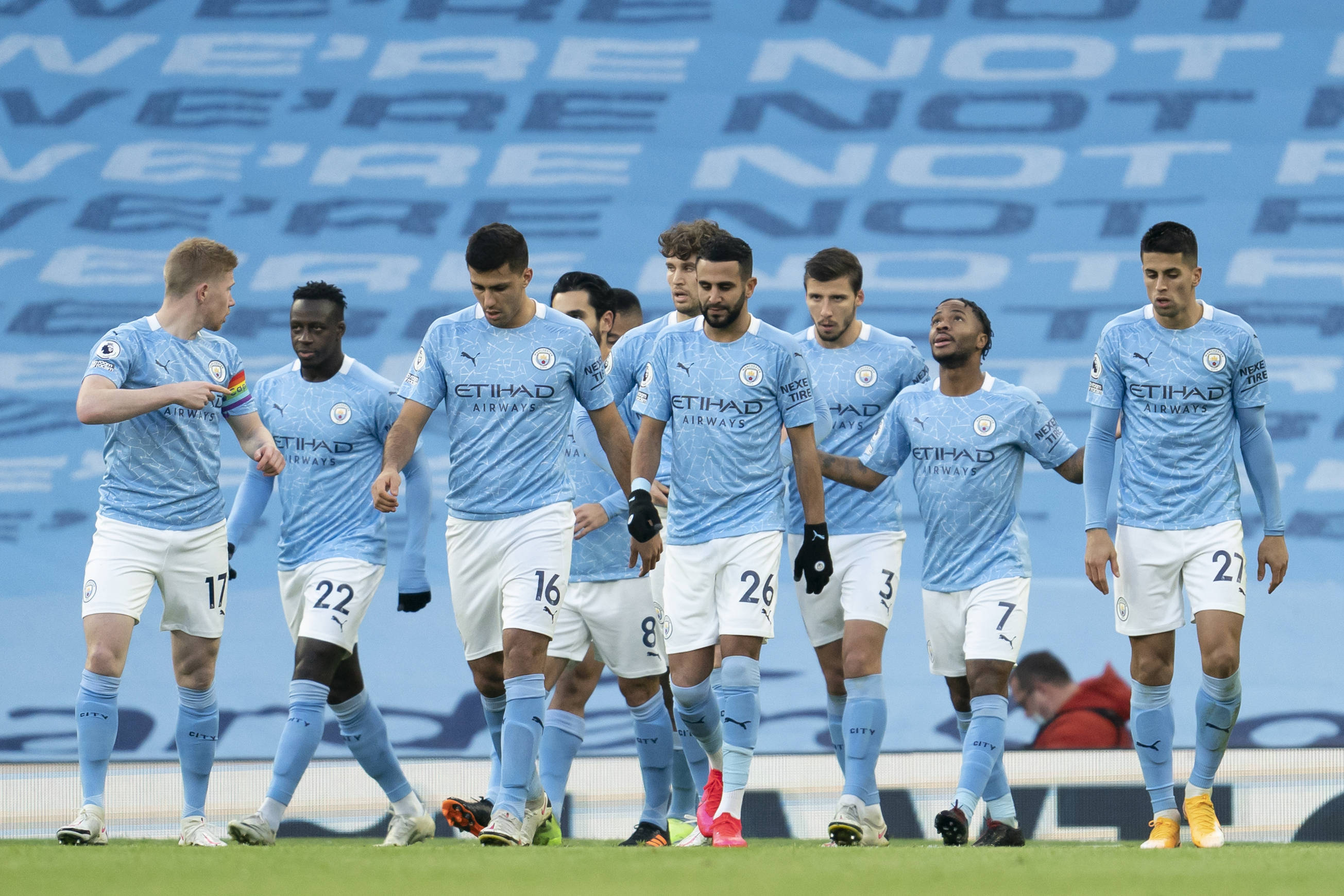 足球曼联门将世界级神扑登上热搜（曼联门将上演世界级扑救，火速登上热搜）