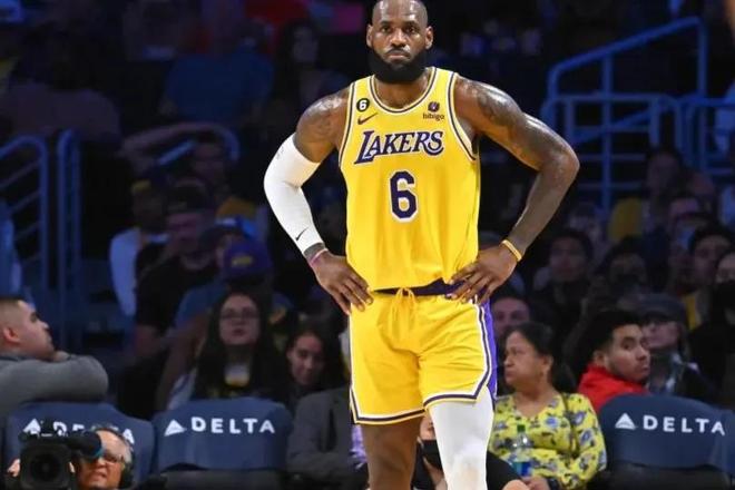 王钰栋首个主力赛季表现：共12球5助攻，荣膺中超本土金靴（王钰栋主力处子季斩12球5助，加冕中超本土金靴）