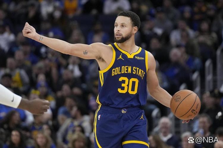 曼联希望对竞争对手进行双重打击阿莫林对红魔球星兴趣却无能为力（曼联谋双重打击竞争对手，阿莫林心仪红魔球星却无可奈何）