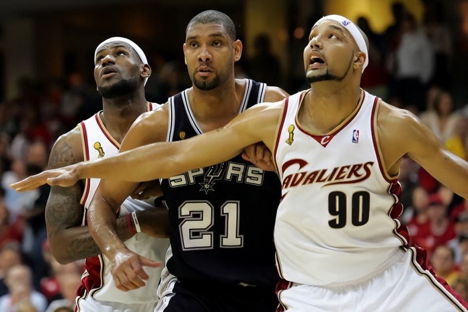 全市场：佛罗伦萨冬窗想签一名后卫，首选是切尔西的阿昌庞（全市场：佛罗伦萨冬窗欲引进后卫，切尔西阿昌庞被列为首选）