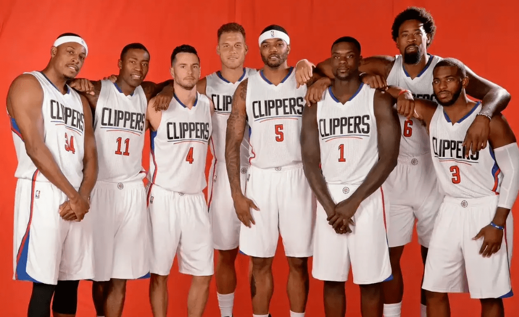 詹姆斯谈最后一攻选择：就是以正确的方式打球，没有1秒犹豫（詹姆斯谈最后一攻：坚持正确打法，零犹豫）