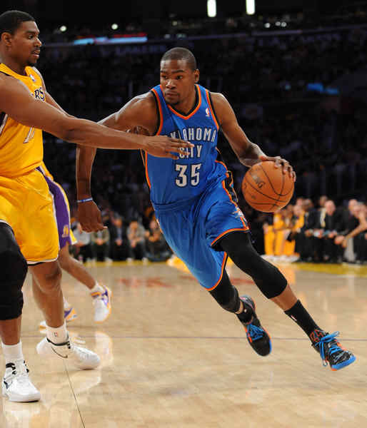 勇夺金靴，法比奥赛后社媒：感谢队友以及每位愿意相信我的人（法比奥加冕金靴，赛后社媒致谢队友与每一位相信我的人）