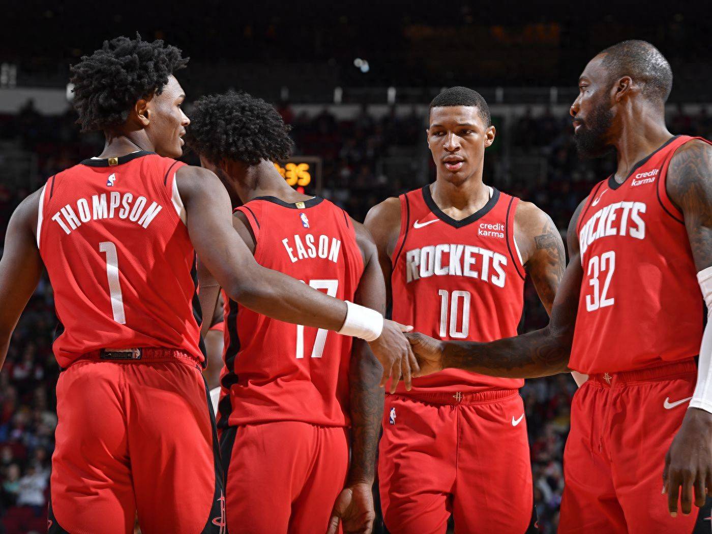 备受关注，伊万卡-特朗普的三个孩子作为梅西等人的球童入场（伊万卡-特朗普三名子女亮相，担任梅西等球星入场球童）