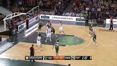 梅西没想到，C罗确认退役时间半月多，就做出与贝克汉姆一样选择（梅西没料到，C罗确认退役时间半月后竟做出与贝克汉姆相同的选择）