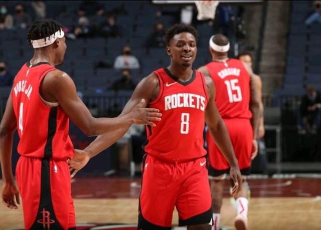 哈珀：下场打湖人令我兴奋，成长过程中我确实会看东契奇打球（哈珀：期待与湖人交锋令我兴奋，成长期间我常看东契奇的比赛）