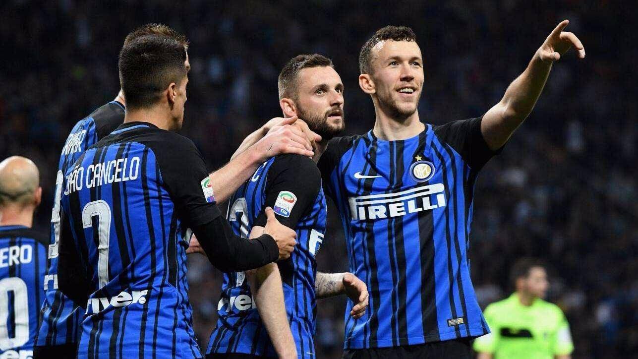 记者：阿贝洛亚在穆帅时代曾出卖多位队友，他是老佛爷的宠儿（记者称：穆帅时期阿贝洛亚曾出卖多位队友，深受老佛爷偏爱）