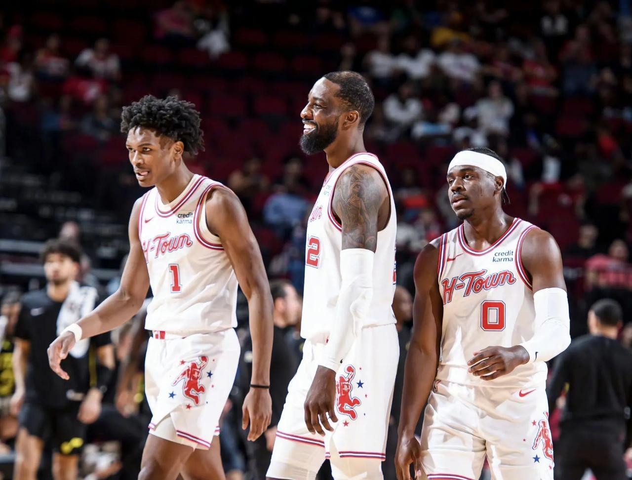 詹姆斯谈与狄龙冲突：没什么就是竞争，但我们笑到了最后（詹姆斯回应与狄龙冲突：只是竞争较量，最终笑的是我们）